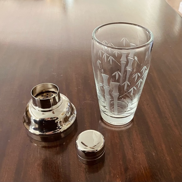 Vintage 1960 Martini Cocktail Set - Shaker + 12 Glasses - NEVER USED! - Picture 7 of 7